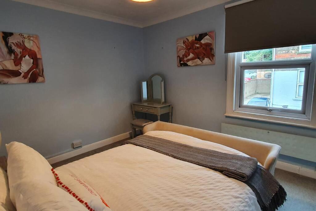 Cosy, Quirky, Comfy 'N' Chic House- Lägenhet Swindon Exteriör bild